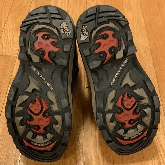 The North Face boots size 6 - Picture 7 of 7